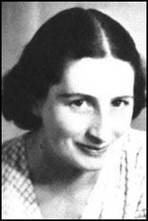 Vera Brittain was born 29 December 1893 in Newcastle to a wealthy family who owned paper mills. After studying at a boarding school in Kingswood, Surrey, ... - vera-brittain4