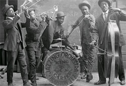 1920s-Jazzing_orchestra_1921