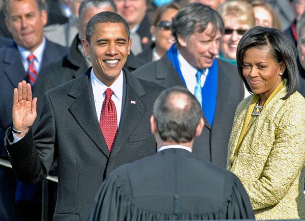 US_President_Barack_Obama_taking_his_Oath_of_Office