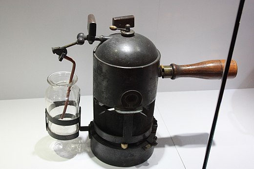 Lister's_carbolic_steam_spray_apparatus,_Hunterian_Museum,_Glasgow