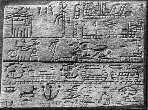 Ebony_plaque_of_Menes_in_his_tomb_of_Abydos_(photograph)