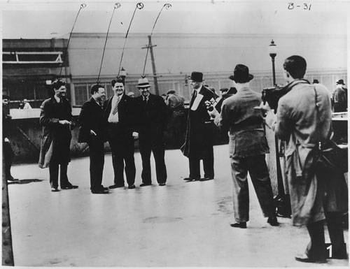 Labor-Strike-Ford_Motor_Company-Walter_Reuther_second_from_left-Richard_Frankensteen_third_from_left_-_NARA_-_195592.tif