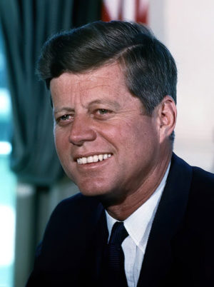 John_F._Kennedy,_White_House_color_photo_portrait