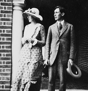 Virginia_and_Leonard_Woolf,_1912