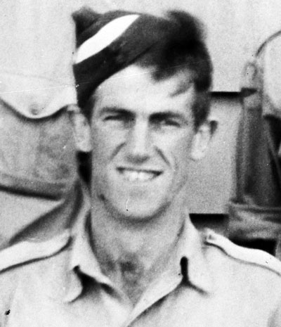 Edmund_Hillary_at_Delta_Camp_near_Blenheim_during_WWII