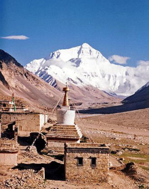 norgay-Mount_Everest_from_Rombok_Gompa,_Tibet